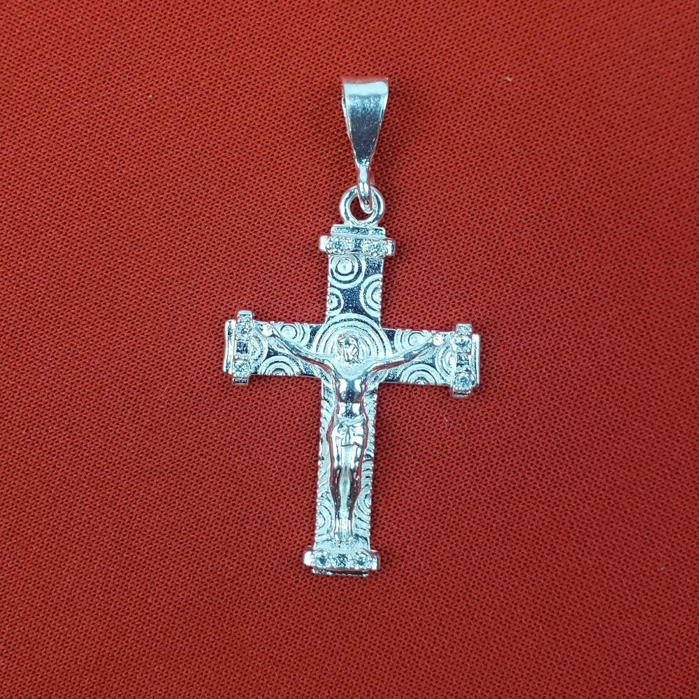 925 sterling silver Crucifix pendant/ Jesucristo‎ de plata fina 925